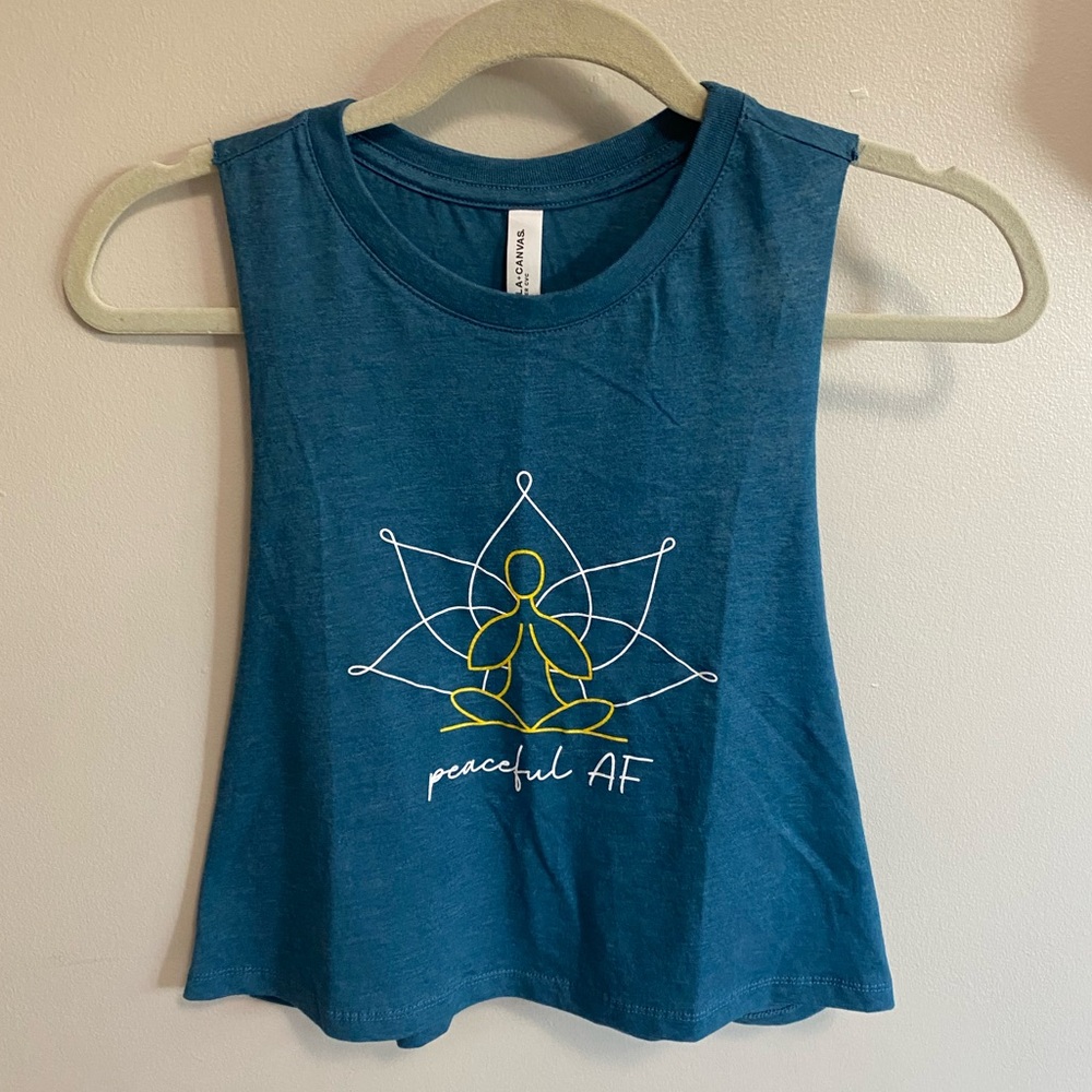 Cropped yoga tank